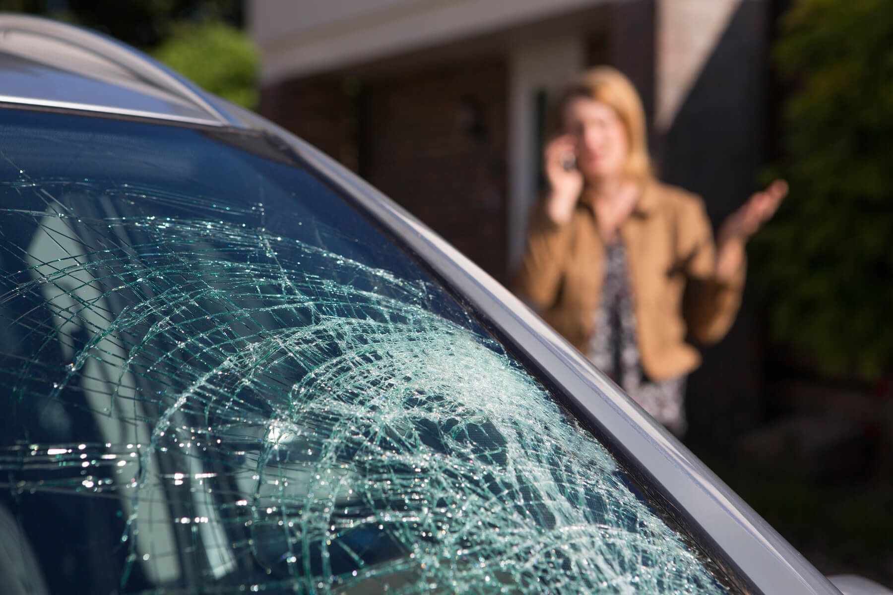 WINDSHIELD REPLACEMENT & AUTO GLASS REPAIR cracked windshield 1
